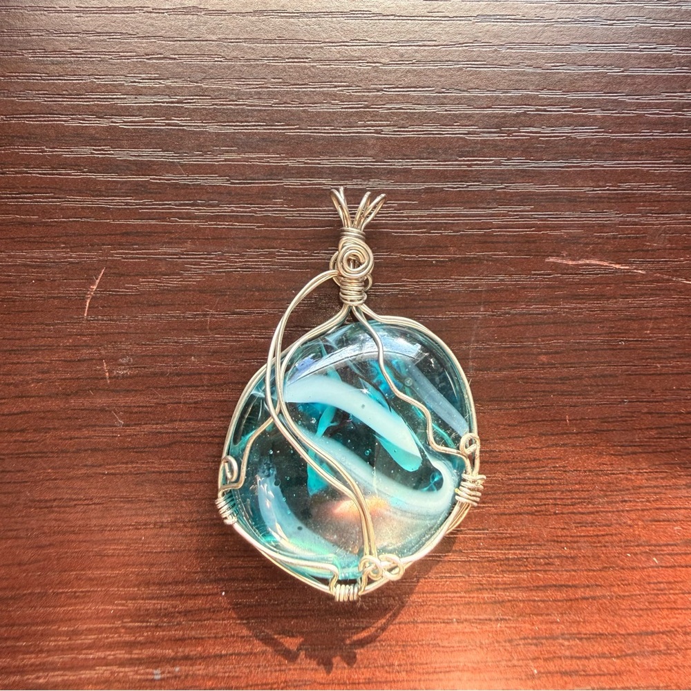 ▪️ Elegant Wire Wrapped Glass Pendant